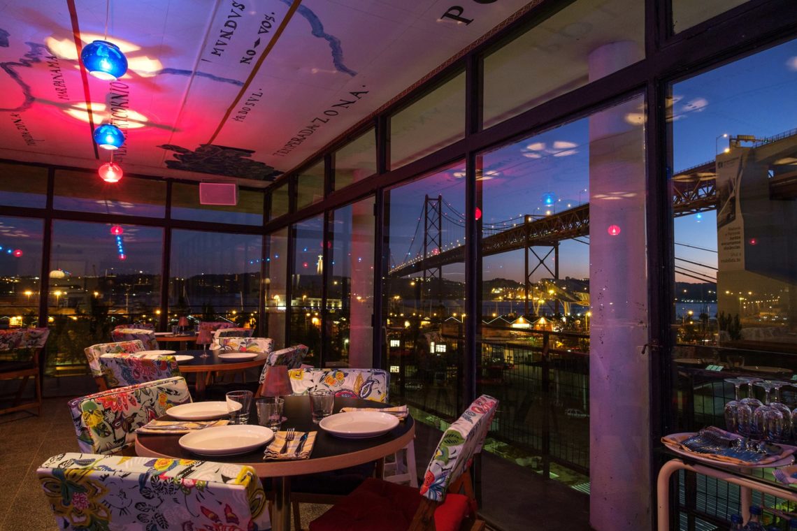 Main room of the Rio Maravilha rooftop bar and restaurant at LX Factory