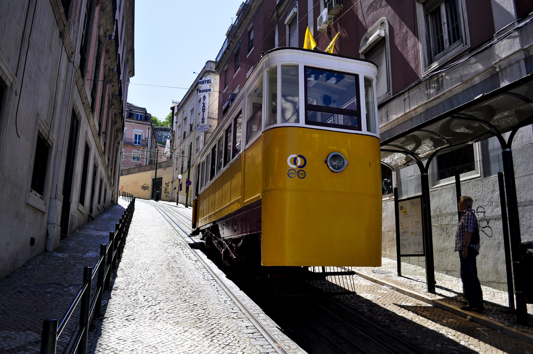 Lisbon Funicular - Elevator - Elevador da Gloria - flickr photo of Filipe Barreto