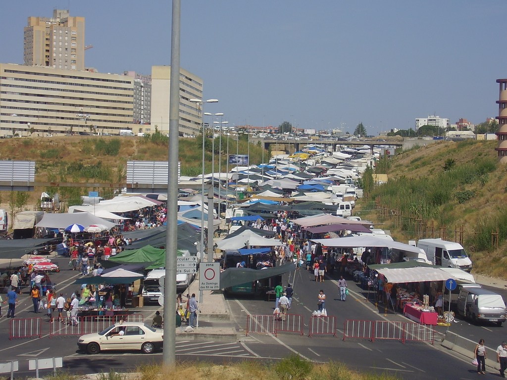 Feira do Relogio The most popular market of Lisbon Lisbon City Guide